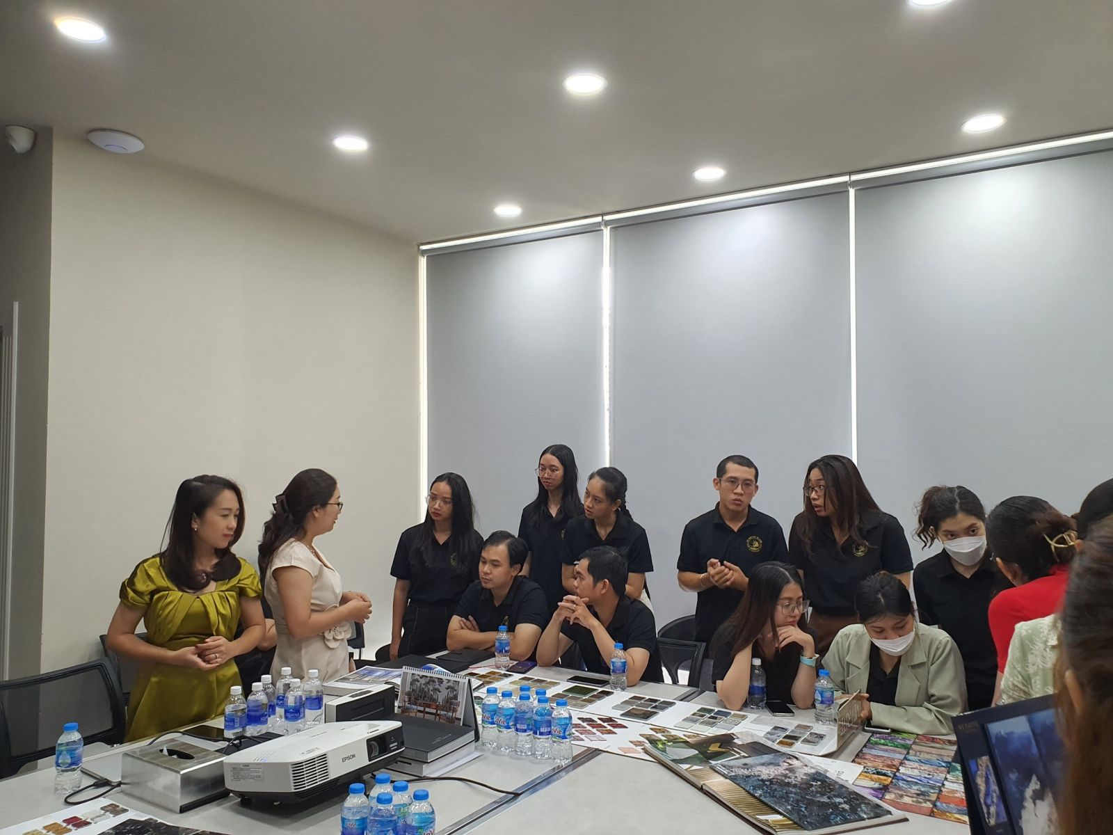 Hình ảnh buổi training chuyên môn của LU Design